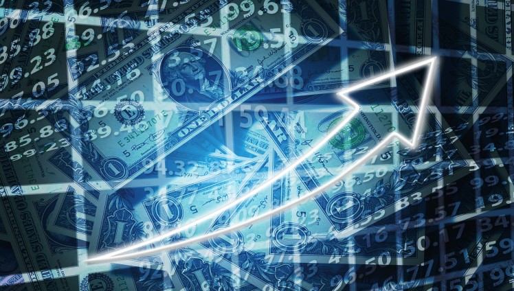 שוקעים בחובות